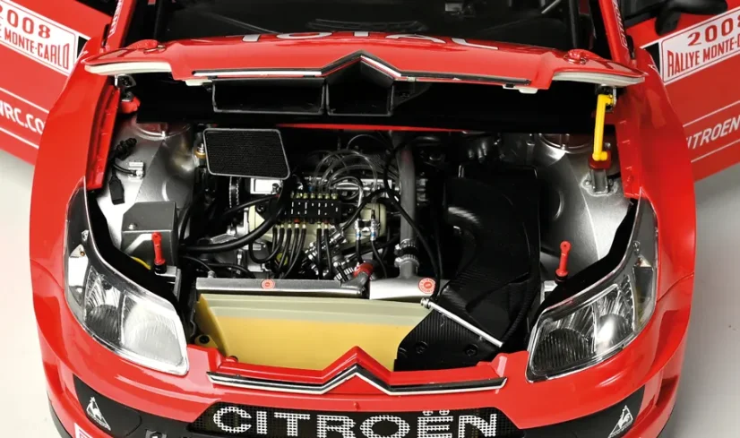 Citroen C4 WRC Sebastien Loeb Rally, stavebnica, 1:8 Ixo