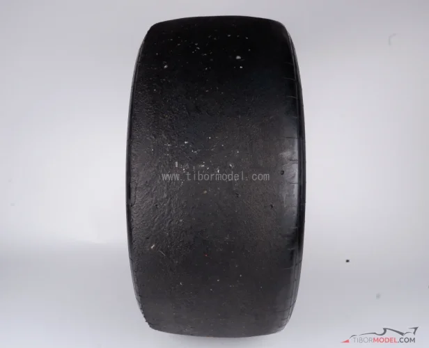Pirelli PZero Supersoft front left tyre (2016)
