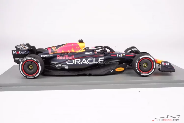Red Bull RB19 - Max Verstappen (2023), Víťaz Bahrajn, 1:18 Spark
