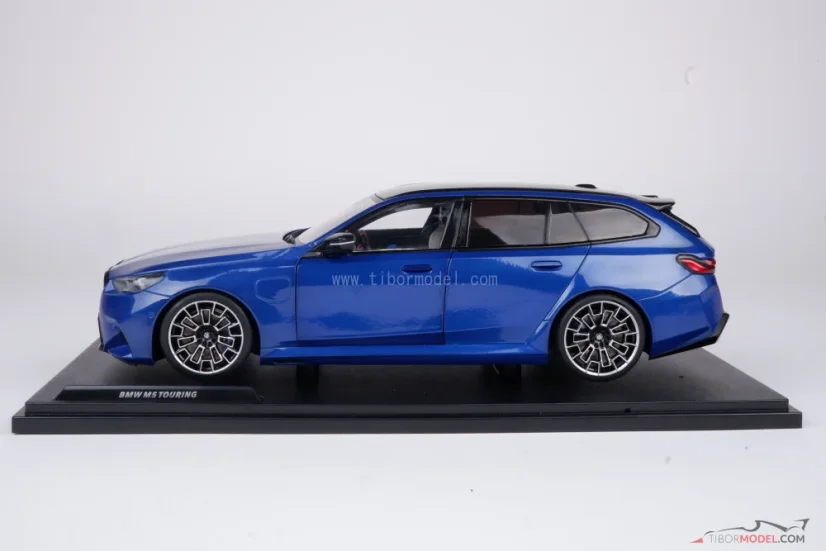 BMW M5 Touring (2024) modré, 1:18 Solido