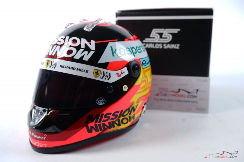 Carlos Sainz 2021 Ferrari helmet, Mission Winnow, 1:2 Schuberth