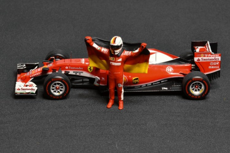 Sebastian Vettel zászlóval, Scuderia Ferrari 2016, 1:43 Cartrix