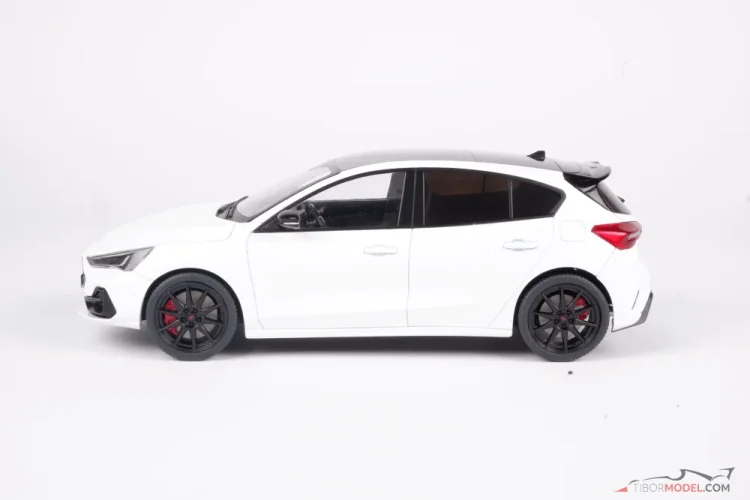 Ford Focus ST Track Pack (2022) white, 1:18 MCG