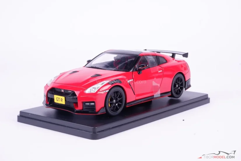 Nissan GT-R Nismo (R-35) piros, 1:24 Whitebox