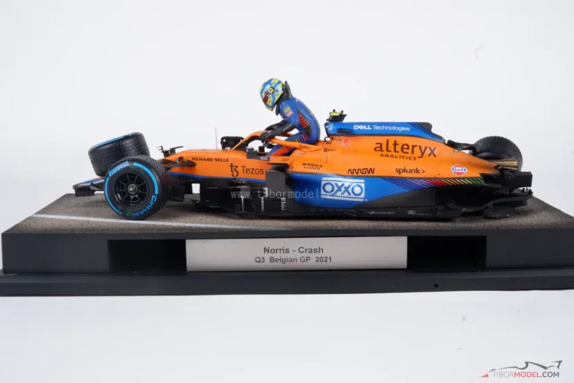 Diorama McLaren MCL35M - Lando Norris nehoda 2021 Belgie, 1:18