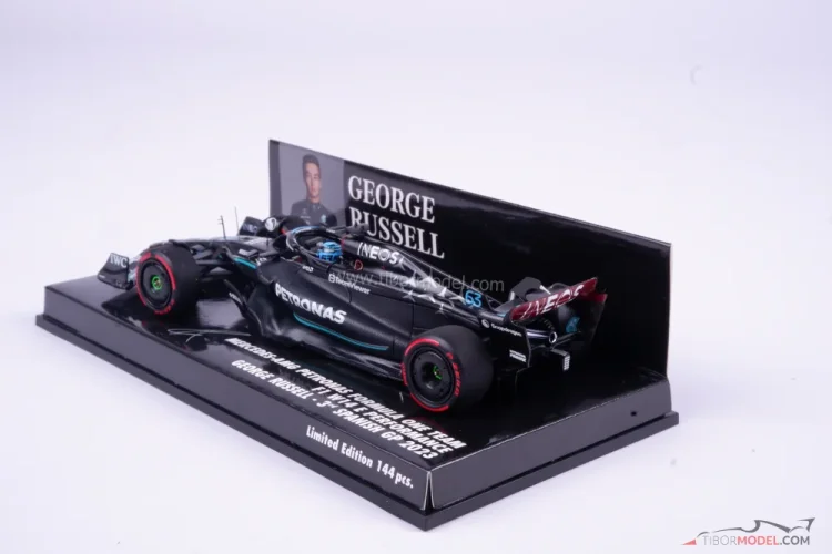 Mercedes W14 - George Russell (2023), 3. místo Španělsko, 1:43 Minichamps