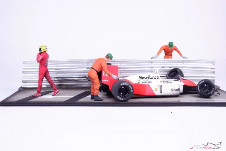 Diorama McLaren MP4/4 - A. Senna nehoda VC Monaka 1988, 1:18