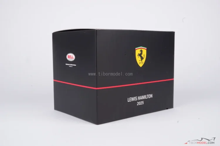 Lewis Hamilton 2025 Ferrari mini prilba, 1:2 Bell