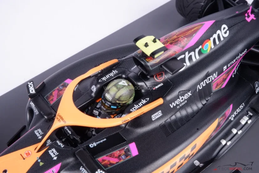 McLaren MCL36 - Lando Norris (2022), Singapúr, 1:18 Minichamps