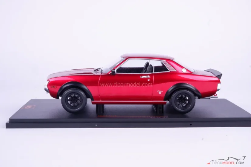 Toyota Celica 2000 GT (1977), piros, 1:18 Ixo
