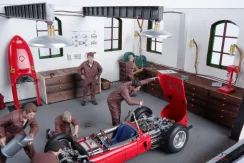 Diorama Scuderia Ferrari workshop in 1961, scale 1:18
