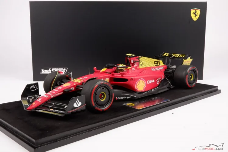 Scuderia Ferrari - F1-75 (2022) 1:18 with Driver's Helmet｜Paper Box |  ADDITIONAL SHOWCASE