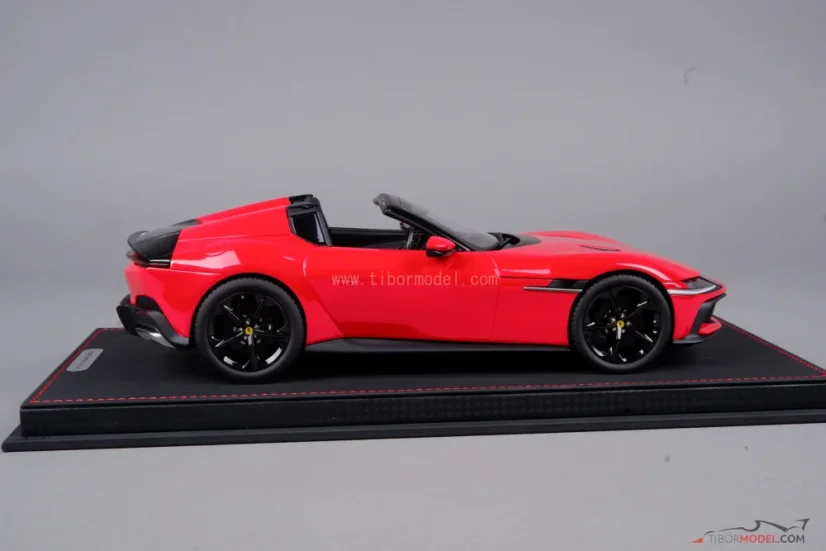 Ferrari 12Cilindri Spider piros, 1:18 BBR
