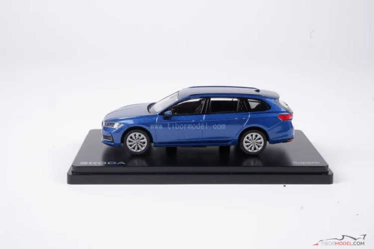 Skoda Superb IV Combi (2023) blue, 1:43 Abrex