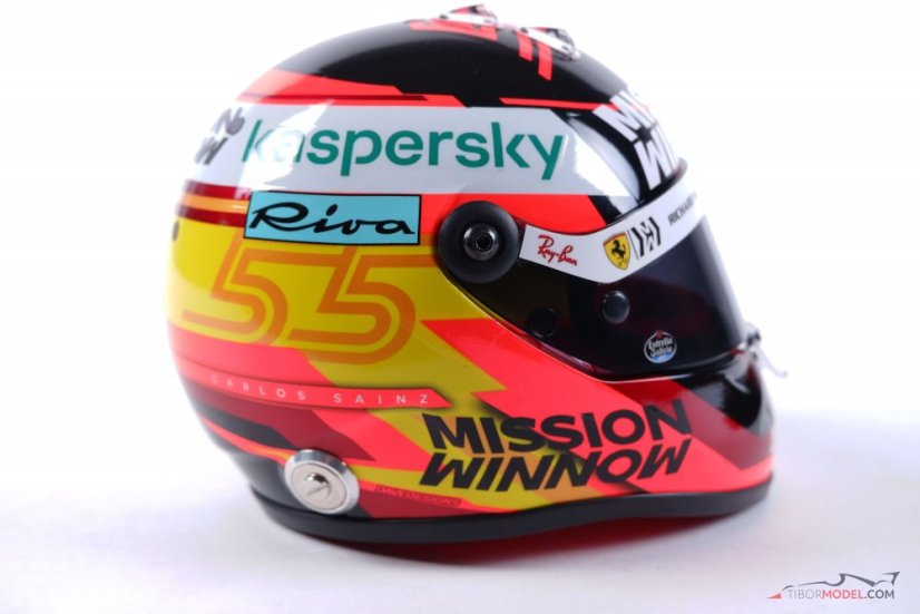 Carlos Sainz 2021 Ferrari helmet, Mission Winnow, 1:2 Schuberth