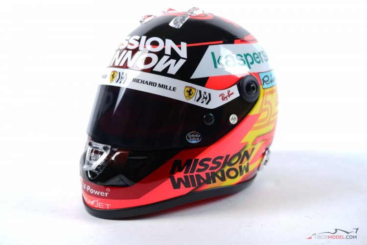 Carlos Sainz 2021 Ferrari helmet, Mission Winnow, 1:2 Schuberth