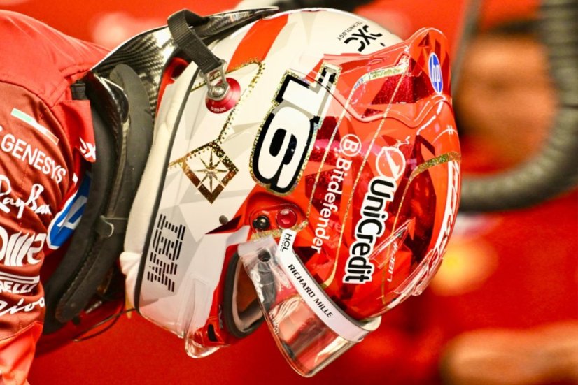 Charles Leclerc 2025 Las Vegas GP mini helmet, Ferrari, 1:5 Looksmart Charles Leclerc 2025 Las Vegas GP mini helmet, Ferrari, 1:5 Looksmart