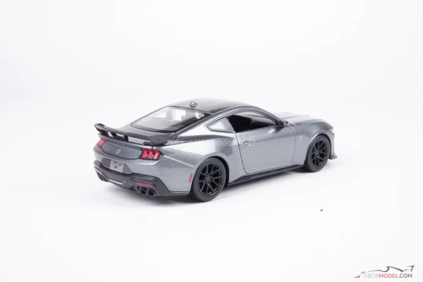 Ford Mustang Dark Horse (2024) sivý, 1:24 Maisto