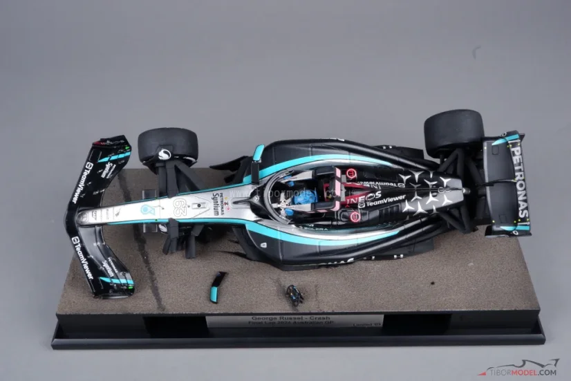 Diorama Mercedes W15 - George Russell nehoda 2024 Austrálie, 1:18