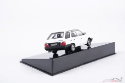 Skoda Forman fehér (1990), 1:43 Ixo