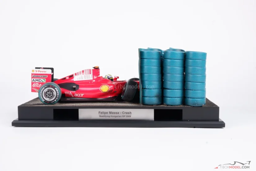 Diorama Ferrari F60 - Felipe Massa nehoda 2009 Hungaroring, 1:18