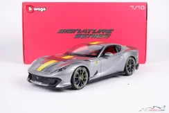 Ferrari 812 Competizione (2021) stříbrné, 1:18 Bburago Signature