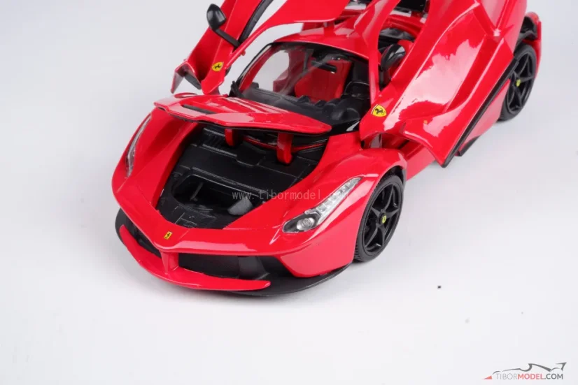 Ferrari LaFerrari (2013) červené, 1:18 Bburago