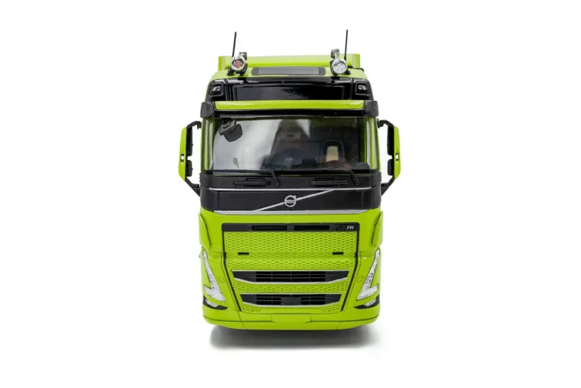Volvo FH Globetrotter XL zelené (2023), 1:24 Solido