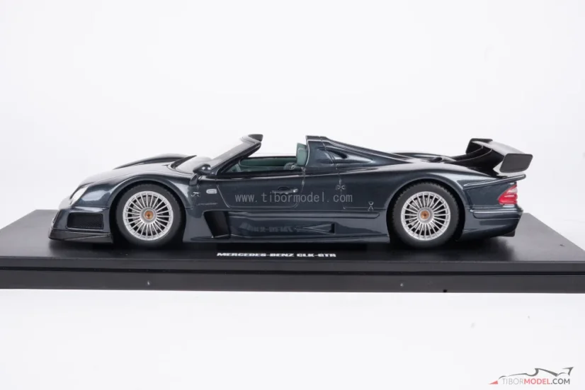 Mercedes-Benz CLK GTR roadster (1999) šedý, 1:18 GT Spirit
