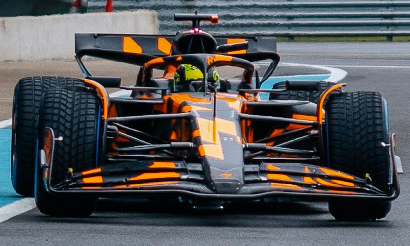 McLaren MCL39 - Lando Norris (2025), Szezon előtti teszt, 1:18 Minichamps