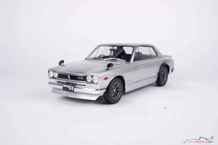Nissan Skyline 2000 GT-R (1971) strieborný, 1:12 Ottomobile