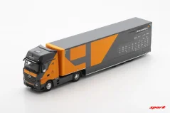 Mercedes Actros kamión McLaren F1 Team, 1:43 Spark
