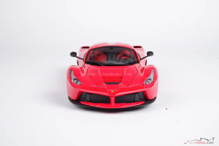 Ferrari LaFerrari (2013) piros, 1:18 Bburago