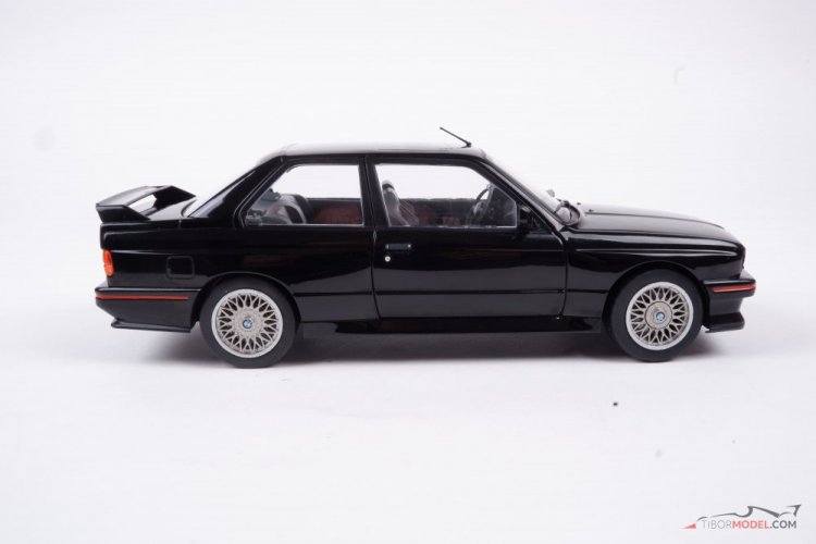 BMW E30 Sport Evo (1990), 1:18 Solido