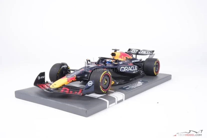Red Bull RB21 - Max Verstappen (2025), Víťaz VC Emilia Romagna, 1:18 Minichamps