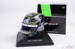 Zhou Guanyu 2024, Sauber prilba, 1:5 Spark