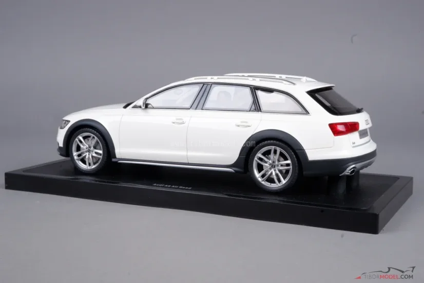 Audi C7 All Road (2005) fehér, 1:18 Ottomobile