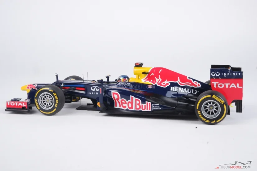 Red Bull RB8 - Sebastian Vettel (2012), Majster sveta, 1:18 Minichamps