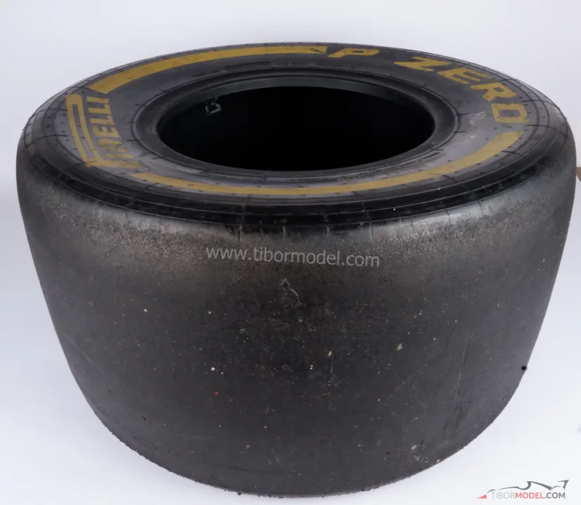 Pirelli PZero Soft ľavá zadná pneumatika (2016)