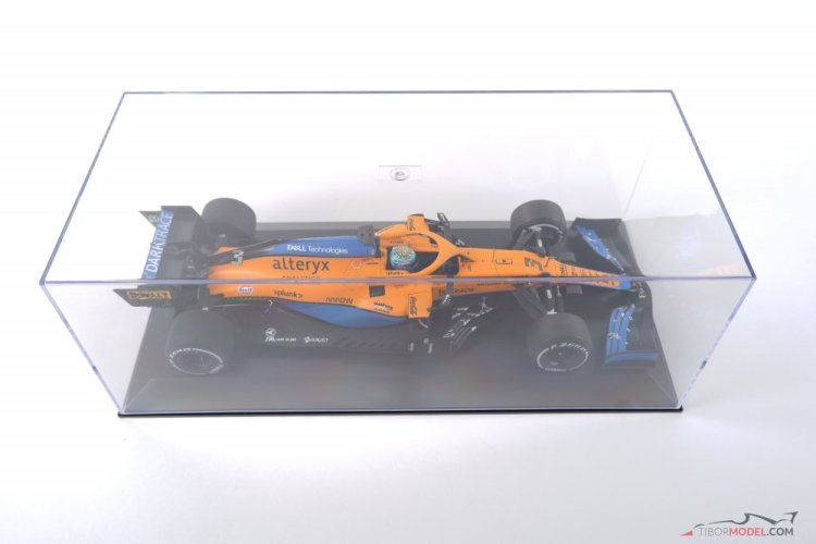 Vitrína na modely mierky 1:18, MCG