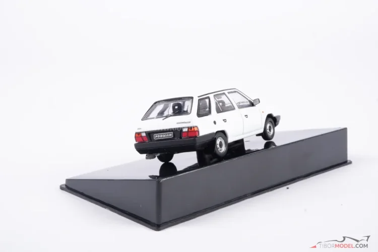 Škoda Forman biela (1990), 1:43 Ixo