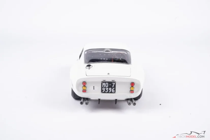 Ferrari 250 GTO - Graham Hill (1962) Tourist Trophy, 1:18 CMC