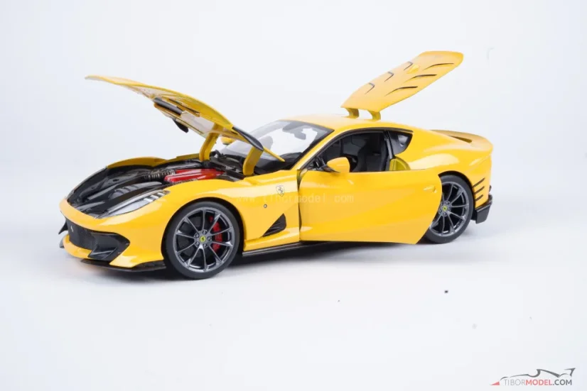 Ferrari 812 Competizione (2021) sárga, 1:18 Bburago