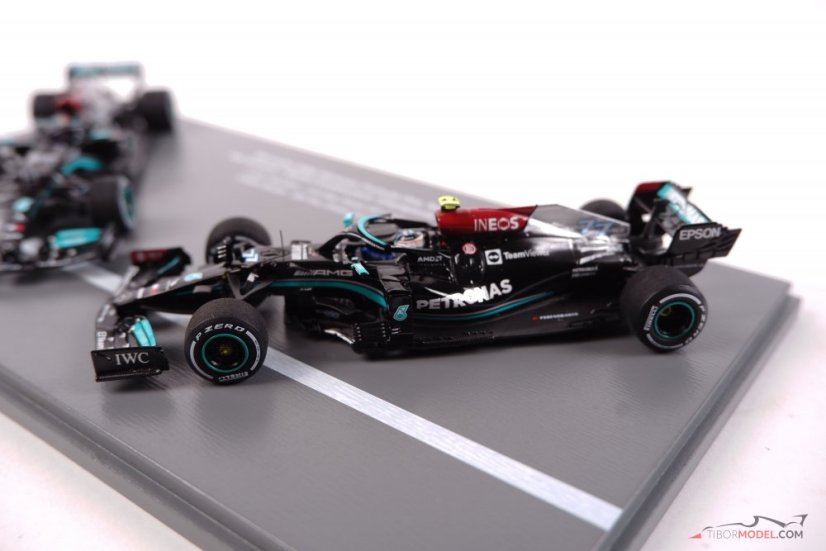 Mercedes W12 - Hamilton + Bottas (2021), 1:43 Spark
