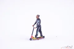 Lewis Hamilton with skate scooter, Mercedes 2021, 1:43 Cartrix
