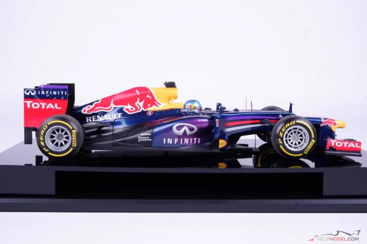 Model car Red Bull RB9 Vettel 2013, 1:18 Minichamps | Tibormodel.com