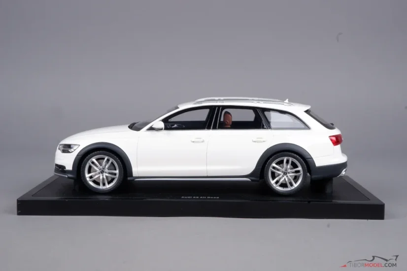 Audi C7 All Road (2005) fehér, 1:18 Ottomobile