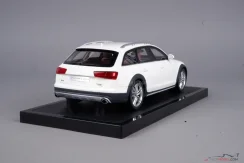 Audi C7 All Road (2005) fehér, 1:18 Ottomobile