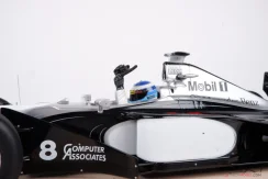 McLaren MP4/13 - Mika Häkkinen (1998), Vítěz Monako, s figurkou pilota, 1:18 GP Replicas