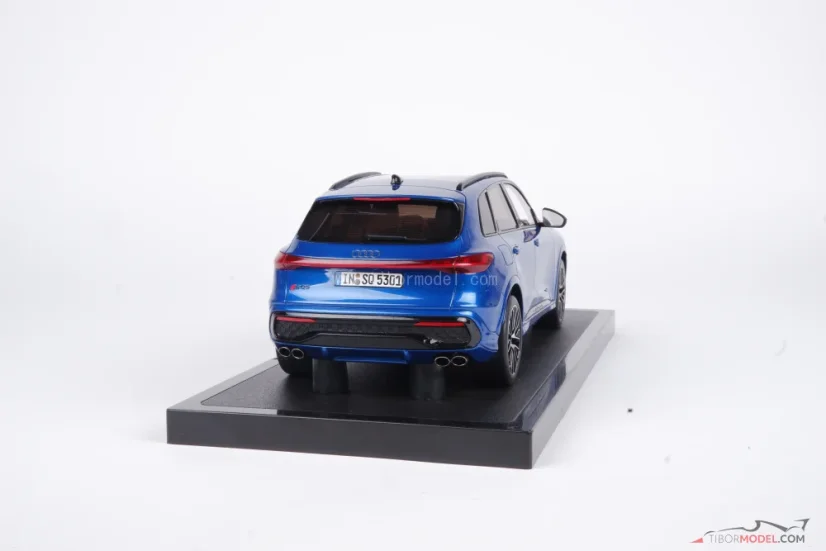 Audi SQ5 TFSI (2024) modré, 1:18 Ottomobile